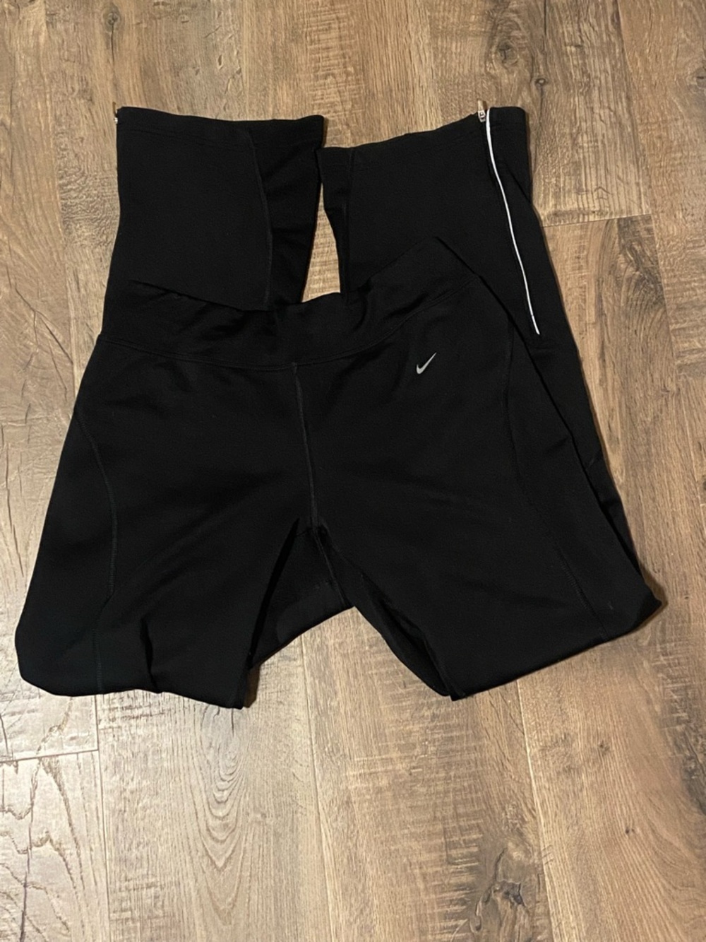 Nike Womens Athletic Leggings Reflective Trim with Zippers, Phone Pocket